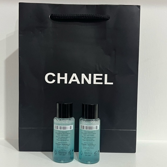 Chanel Demaquillant Yeux Intense
(Eye Makeup Remover) - Picture 10 of 16